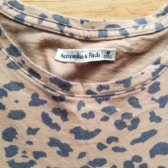 A&F Animal Print Tee - Picture 2 of 4